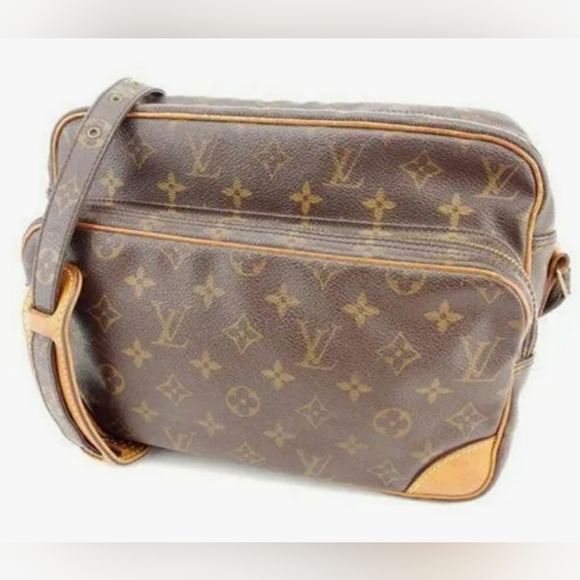 Louis Vuitton Handbags - Louis Vuitton  (Unisex) Brown  Monogram Shoulder Bag
